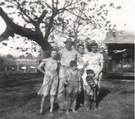 Foxfamily1948